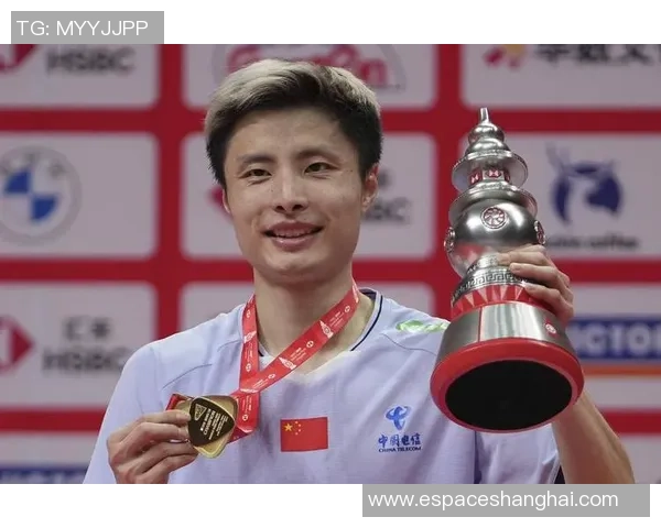 石宇奇获国际羽联年度最佳运动员；此前夺得世锦赛冠军，打破国羽男单10年“冠军荒”
